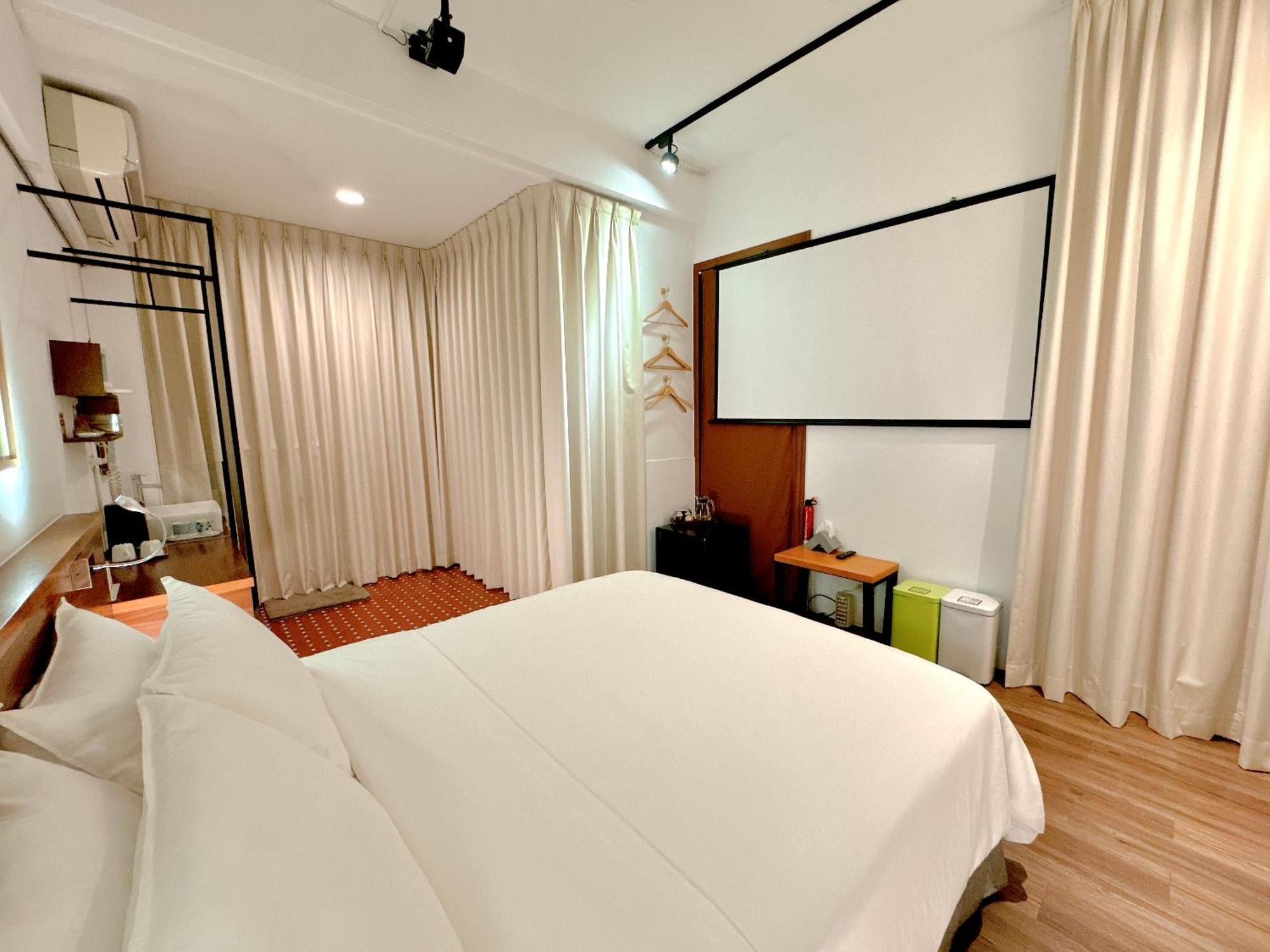 辣虎邸家 Love Here Tainan Esterno foto